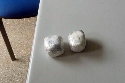 Invlucros com entorpecente foram localizados nas partes ntimas das suspeitas