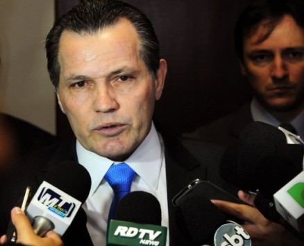 O governador Silval Barbosa, durante lanamento de obra da Copa, em Cuiab: "conversa de malucos"