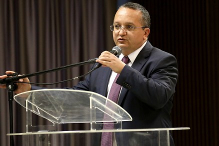 Governador diz que futuro do VLT depende de estudos tcnicos que esto sendo realizados 