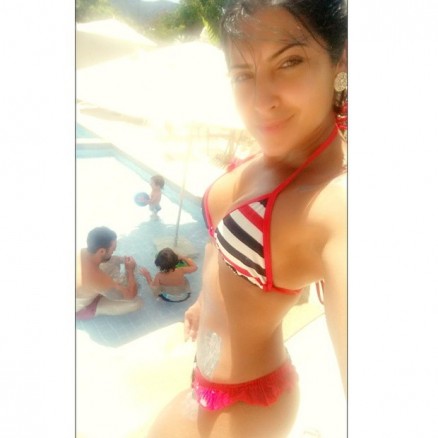 Priscila Pires publicou, neste domingo, 25, uma foto onde aparece magrrima