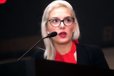 Deputada Janaina Riva (PSD) afirma que governador Pedro Taques usa 