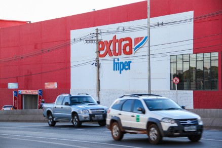 As duas unidades do hipermercado Extra na Capital vo se fechar