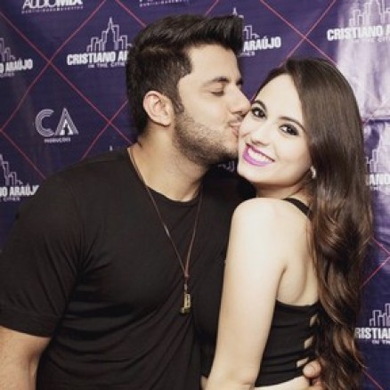 O cantor Cristiano Arajo e sua namorada: mortos em acidente e fotos vazadas