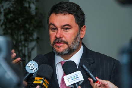 O deputado Oscar Bezerra acredita que projeto que pune faltosos est 