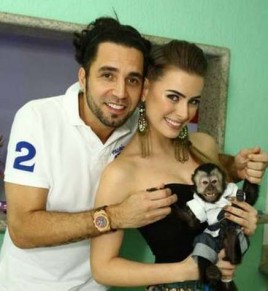 Latino, Rayanne e o macaco de estimao