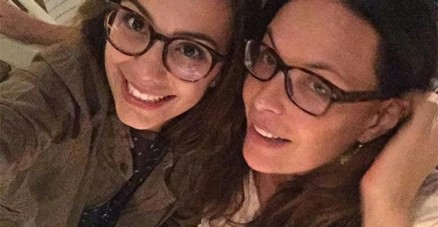 Carolina Ferraz com a filha Valentina 