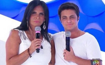 Gretchen e Tammy passam por saia-justa ao vivo