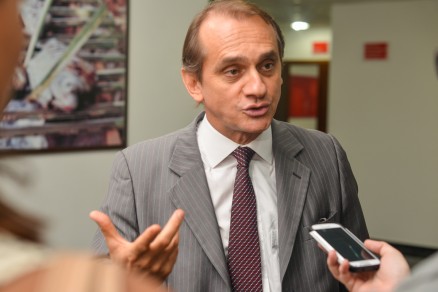 O lder do Governo na Assembleia, deputado Wilson Santos: 