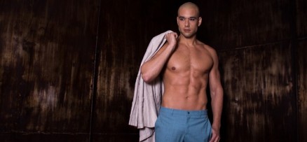   O ator Srgio Marone, o fara Ramss de Os Dez Mandamentos, em ensaio para a revista gay Mais JR