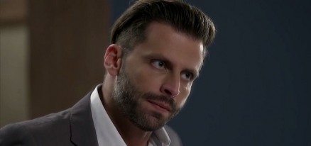   Gabo (Henri Castelli) passar� a noite em uma cela na delegacia em I Love Paraispopolis