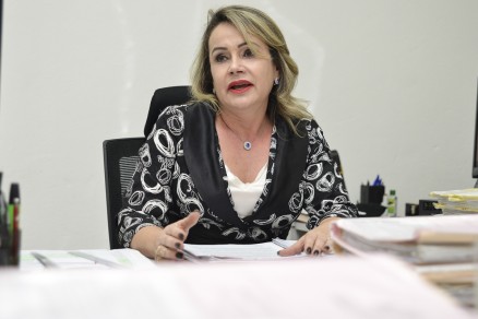 A juza Celia Regina Vidotti, da Vara Especializada em Aes Coletivas de Cuiab, julgou como improcedente uma ao envolvendo o ex-deputado estadual Gilmar Fabris