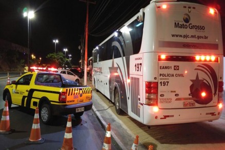 Operao durou quase 2 horas em avenida de Cuiab