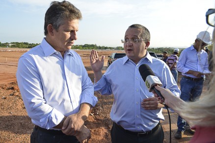 O ex-prefeito Mauro Mendes e o governador Pedro Taques: ex-aliados