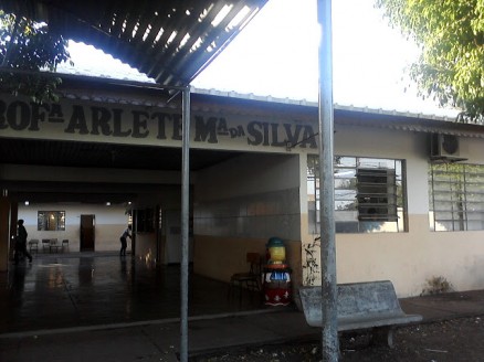 Escola Estadual Professora Arlete Maria da Silva, no bairro Asa Bela, em Vrzea Grande