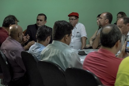 Reuni�o de sindicalistas com representantes do governo do Estado