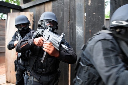 Homens do Batalho de Operaes Especiais da Polcia Civil