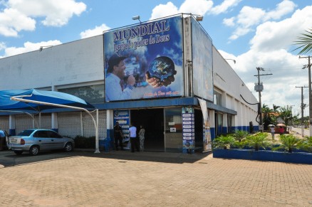 Igreja Mundial do Poder de Deus: falso pastor roubou dois microfones