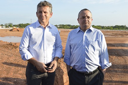 O ex-prefeito de Cuiab Mauro Mendes e o governador Pedro Taques