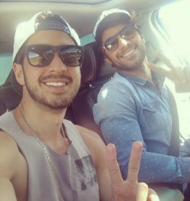 Renan, do BBB 16, com o amigo Marco Rebucci 