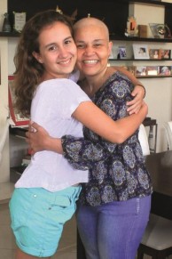 Claudia est� sob os cuidados da filha de 13 anos 