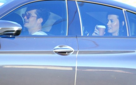 Katy Perry e Orlando Bloom foram fotografados juntos em Malibu, na Califrnia