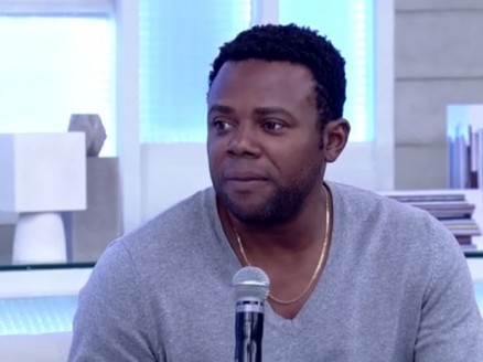 Ator tinha voo marcado para as 6h27 desta quinta-feira (31) e foi retirado de voo
