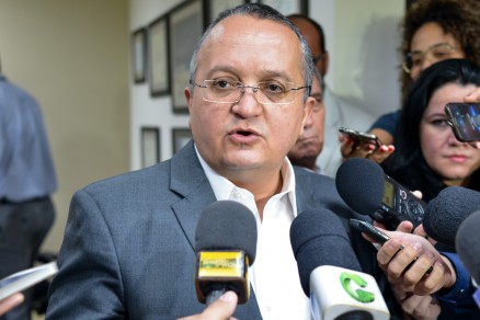 O govenador Pedro Taques aceitou o pedido de exonerao de Permnio Pinto na tera-feira