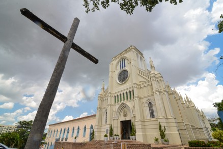 Haver missa solene na Catedral Senhor Bom Jesus de Cuiab