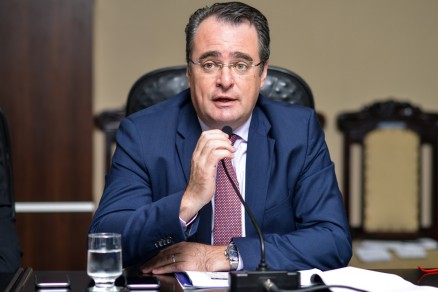 O secretrio estadual de Fazenda, Paulo Brustolin: dilogo com Poderes