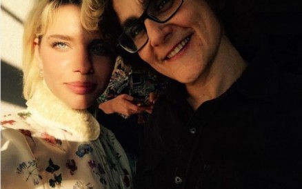 Bruna Linzmeyer e a namorada Kity Fo. 
