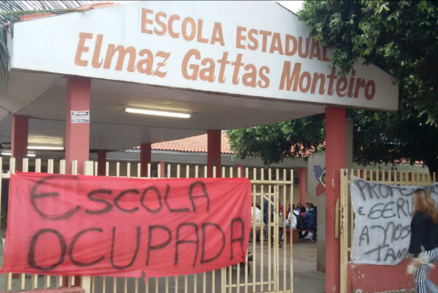 Estudantes ocupam escola em Vrzea Grande