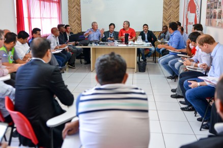 Integrantes do Frum Sindical se reuniram aps ouvirem proposta do Governo