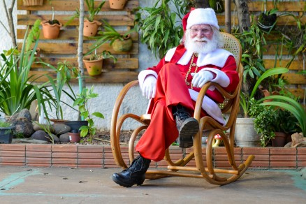 Ado Solino, aps se aposentar, se dedica ao servio como Papai Noel