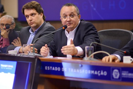 O governador Pedro Taques (PSDB): substitutivo de Zeca Viana  inconstitucional