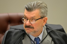 Pais de jovem contaram a mulher de ministro sobre ass�dio