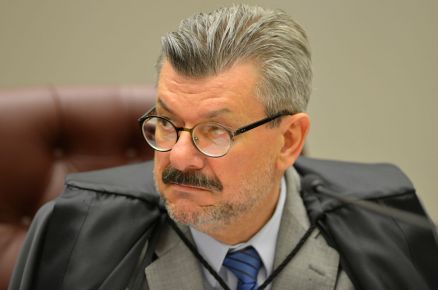 Ministro do STJ � acusado de ass�dio sexual contra jovem 