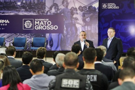 O governador Pedro Taques, durante entrega equipamentos e amplia segurana no sistema prisional