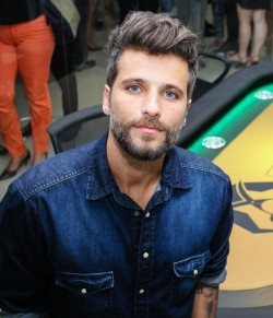 Bruno Gagliasso  f de barbearias, onde vai com frequncia para manter a sua barba sempre perfeita