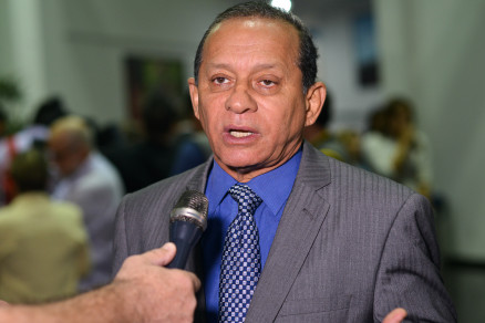O deputado Z Domingos, que retirou candidatura  presidncia de comisso
