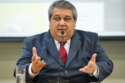 o procurador-geral de Justia, Paulo Prado, vai se reunir com presidentes de Poderes para discutir atrasos 