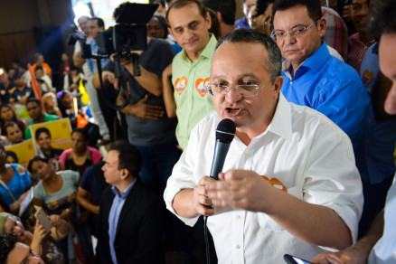 O governador Pedro Taques (PSDB), que criticou adversrios de Wilson Santos