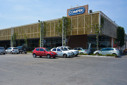Caso aconteceu no supermercado Comper do Bairro Jardim Itlia