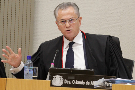 O desembargador Orlando Perri, que decretou a priso contra ex-secretrio