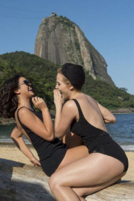 Bruna Marquezine e Letcia Colin gravam cenas de intimidade em 