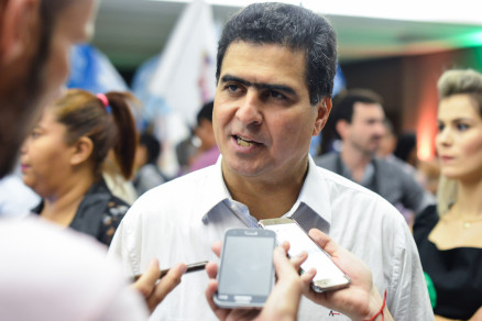 O candidato Emanuel Pinheiro, cuja propaganda foi retirada do ar