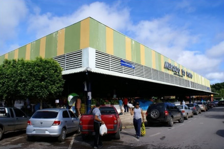 Testemunhas conseguiram deter o criminoso no estacionamento e ele foi preso pela Polcia Militar