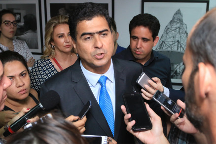 Candidato Emanuel Pinheiro afirmou que j ingressou com ao contra o adversrio 