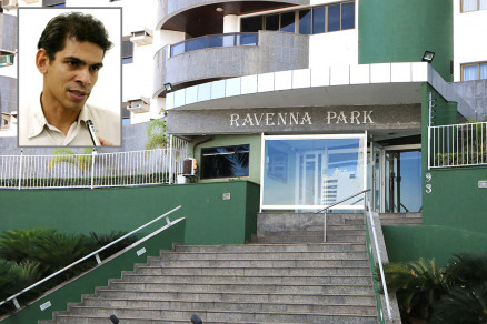 Fachada do edifcio em que mora Wilson Santos; no detalhe, seu irmo Elias Santos