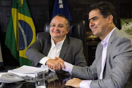 O governador Pedro Taques e o prefeito eleito Emanuel Pinheiro