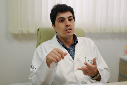 O mdico urulogista Alex Tafuri atende no Hospital do Cncer e So Mateus, em Cuiab